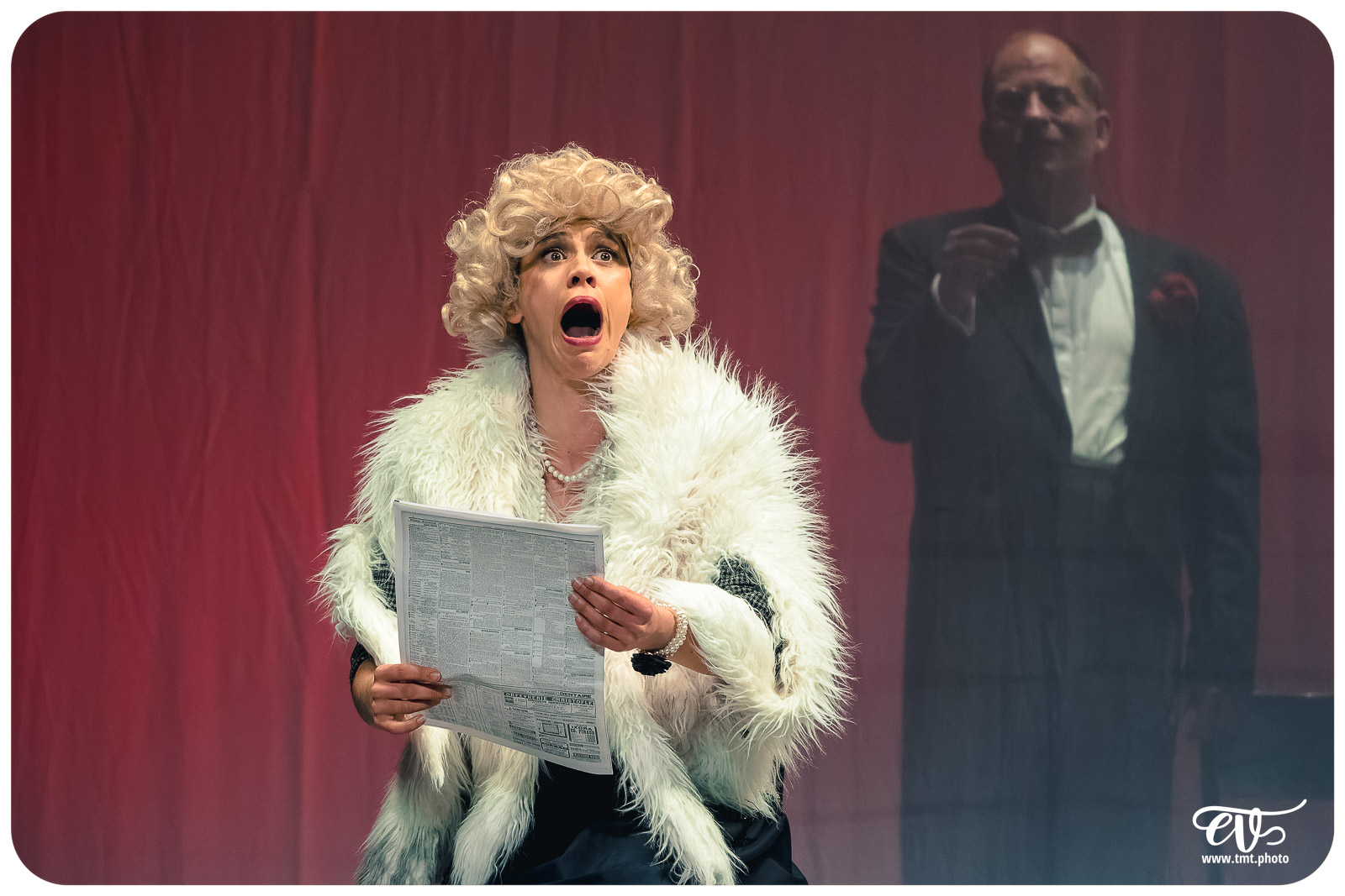 UN FIL A LA PATTE (CIE VIVA)